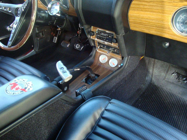 Mustang Eleanor Console